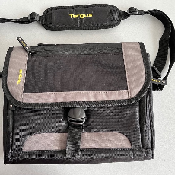 Targus laptop case/sleeve - Picture 1 of 3